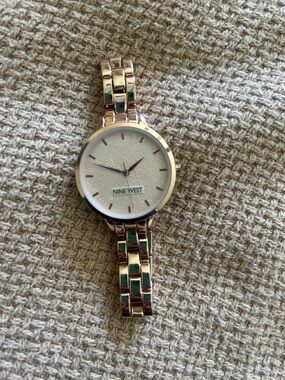 Nine West Rose Gold Tone Floral Dial Bracelet Watch *Needs New Battery*